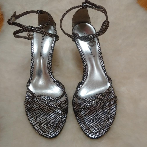 PIERRE DUMAS metallic stiletto ankle strap sandal - Picture 5 of 8